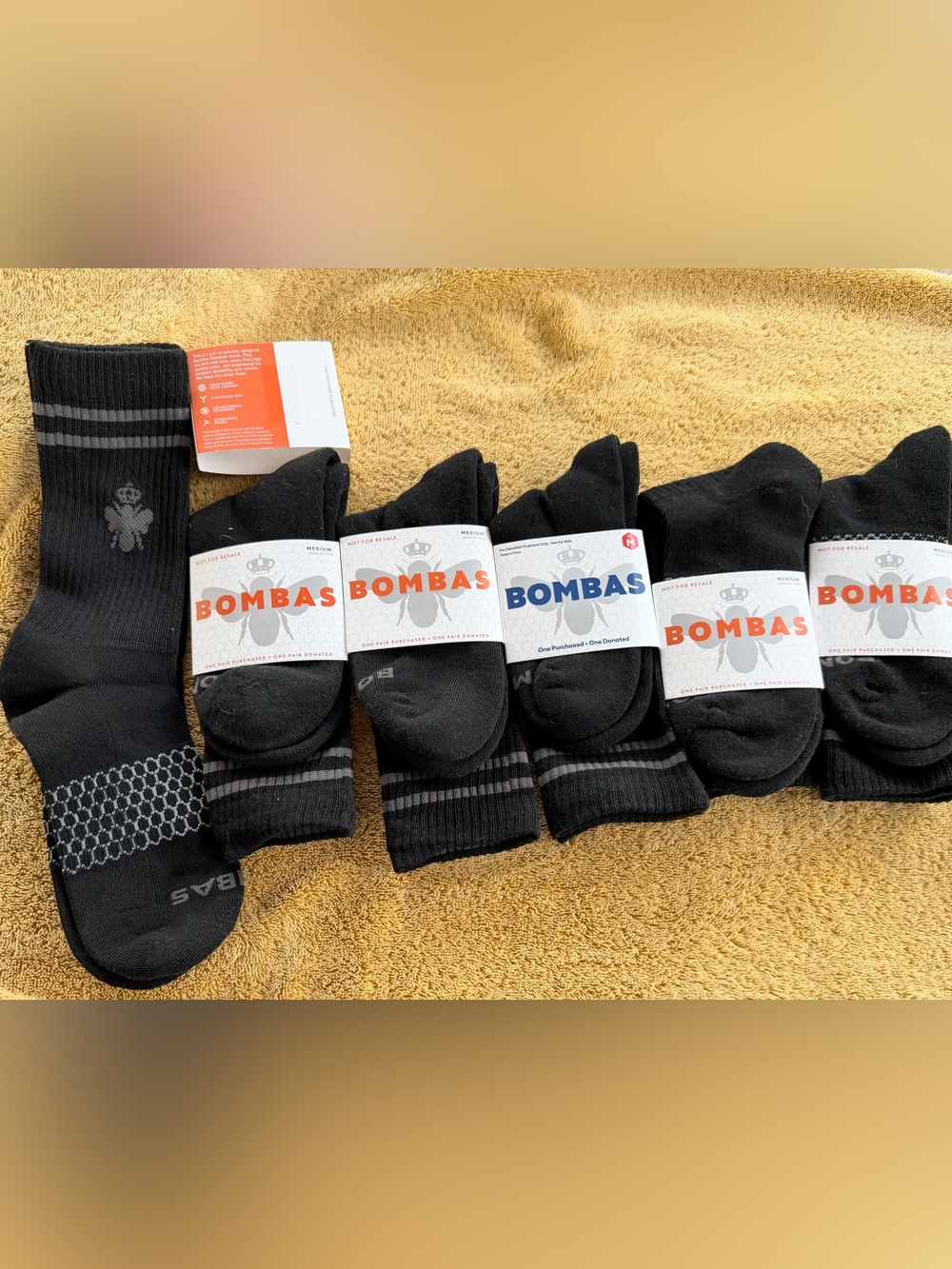 ARV$82 Men’s or Unisex Lot of 6 New Bombas SZ Medium Black Socks Bee Honeycomb N